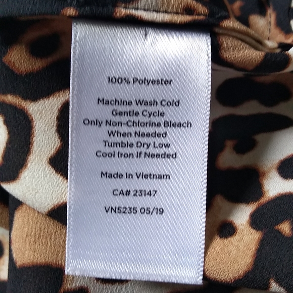 Talbots Womens Short Sleeve Animal print Sz Large Animal Print Blouse - Picture 5 of 7